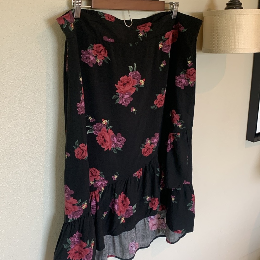 Torrid Floral Midi Challis Faux Wrap Skirt Size 2 - Picture 5 of 10